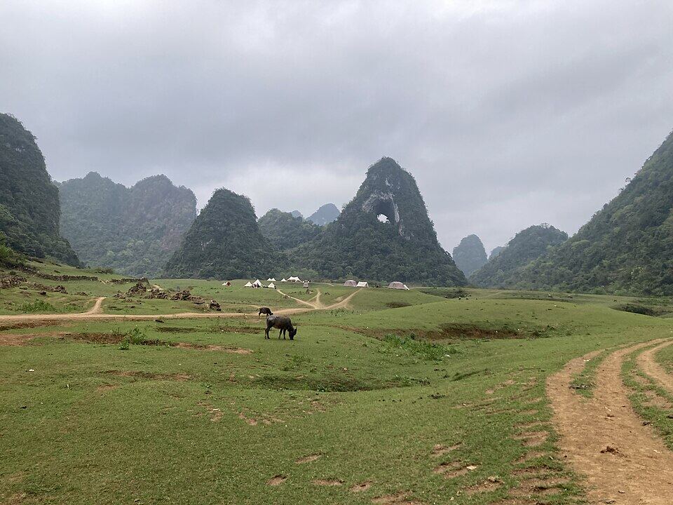 Núi Mắt Thần
