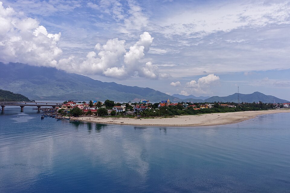 Biển Lăng Cô