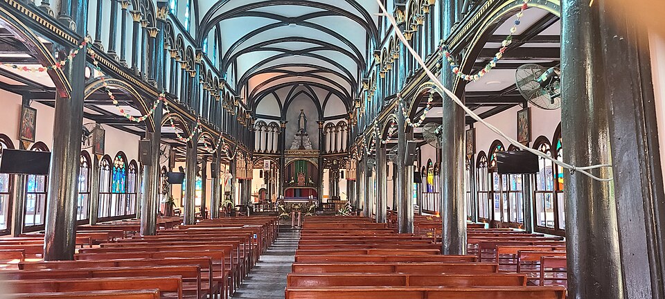 Nhà thờ gỗ Kon Tum