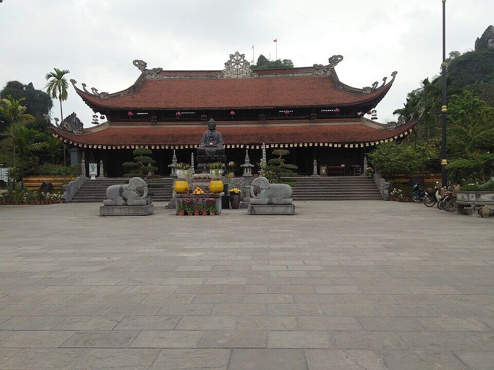 Chùa Hang – Hồ Vai Miếu