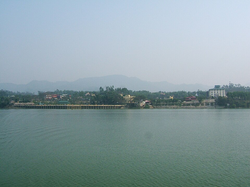 Hồ Núi Cốc